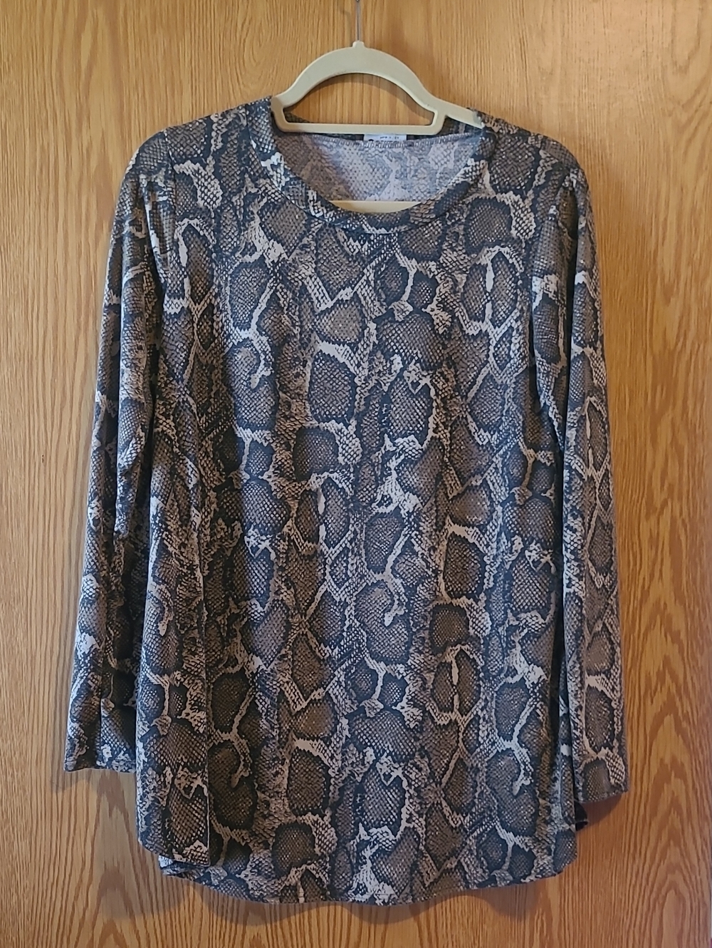 Bombom Snake Print Long Sleeve Women's Top